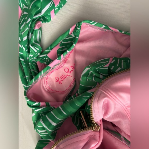 Lilly Pulitzer TORETTA RASHGUARD  CONCH SHELL PINK LETS GO BANANAS ENGINEERED 10 - Picture 10 of 11